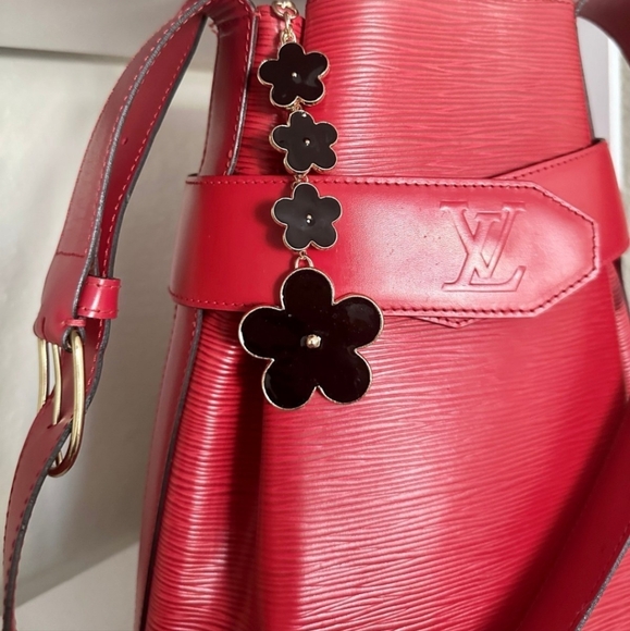 Louis Vuitton Epi Sac D'Epaule Red - Picture 2 of 16